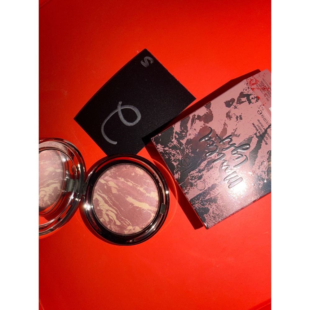 Ciate London Marbled Light Blusher Halo Illuminating Baked Powder Face